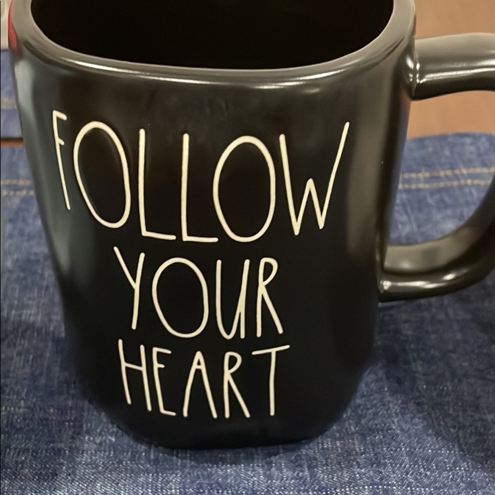 Rae Dunn mug EUC